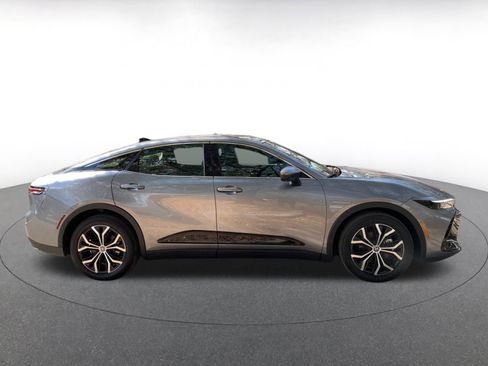 Used 2025 Toyota Crown XLE image 8