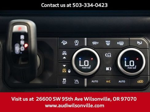 Used 2025 Land Rover Defender 110 V8 AWD/4WD image 13