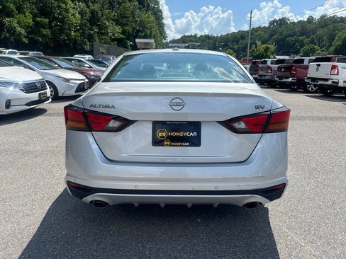Used 2024 Nissan Altima 2.5 SV w/ SV Premium Package FWD image 5