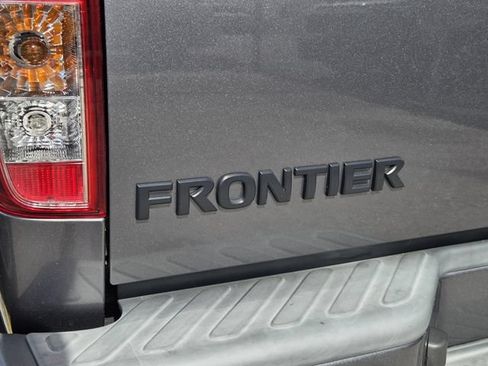 Used 2019 Nissan Frontier SV w/ Value Truck Package RWD image 4
