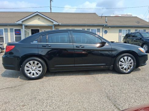 Used 2014 Chrysler 200 LX FWD image 8