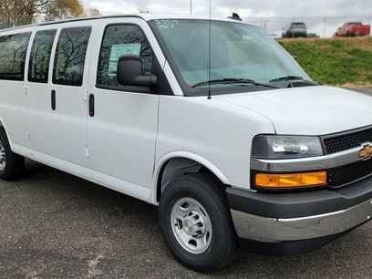 New 2025 Chevrolet Express 2500 Work Van w/ Driver Convenience Package