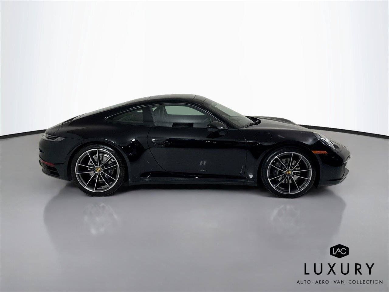 Used 2022 Porsche 911 Carrera w/ Premium Package RWD image 5