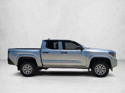 Used 2025 Toyota Tacoma SR RWD image 4