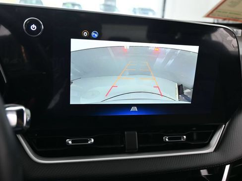Used 2026 Chevrolet Equinox LT FWD image 18