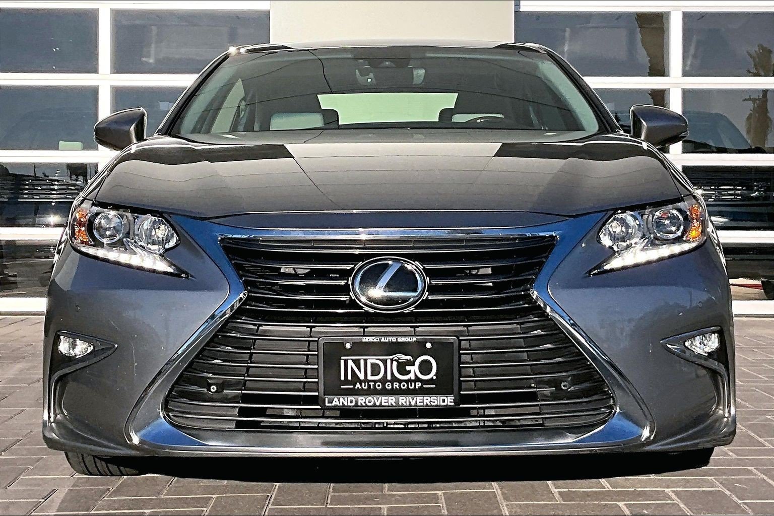 Used 2017 Lexus ES 350 w/ Premium Package FWD image 2