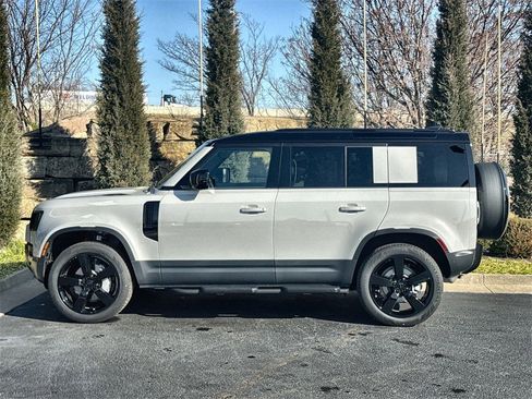 Used 2026 Land Rover Defender 110 S image 2