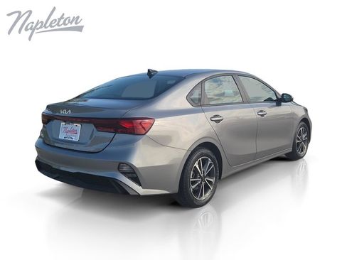Used 2023 Kia Forte LXS w/ LXS Technology Package FWD image 5