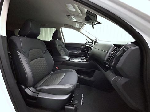 Used 2023 Nissan Pathfinder SV image 15