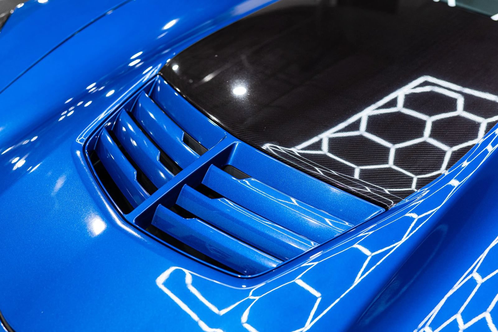 Used 2016 Chevrolet Corvette Z06 w/ 3LZ Preferred Equipment Group RWD image 11