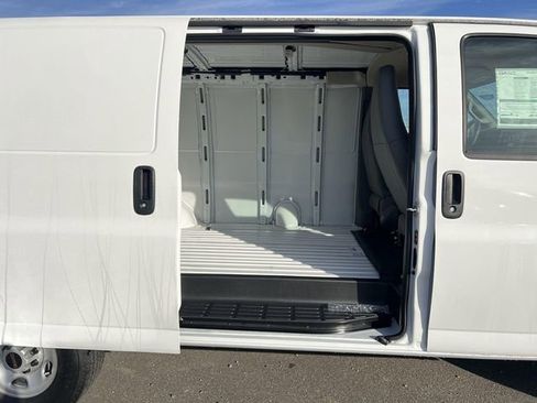 New 2026 GMC Savana 2500 w/ Driver Convenience Package RWD image 19