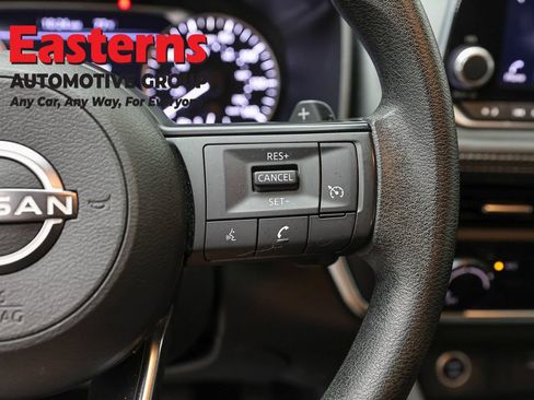 Used 2023 Nissan Rogue S AWD/4WD image 16
