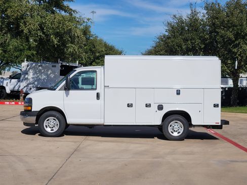 New 2025 Chevrolet Express 3500 w/ Power Convenience Package image 11