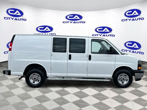 Used 2023 GMC Savana 2500 w/ Driver Convenience Package image 2