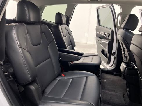 Used 2025 Kia Telluride S image 18