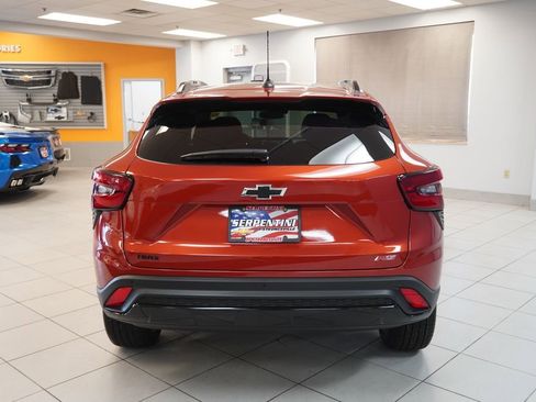 Used 2024 Chevrolet Trax RS w/ Driver Confidence Package image 8