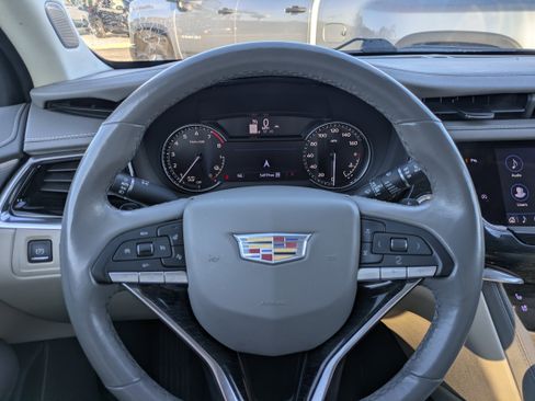 Used 2023 Cadillac XT6 Premium Luxury image 23