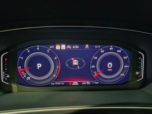 Used 2024 Volkswagen Tiguan SEL R-Line image 23