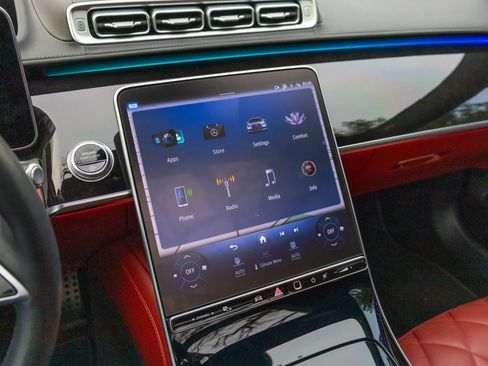 Used 2023 Mercedes-Benz S 580 4MATIC Sedan image 49