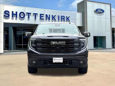 Used 2022 GMC Sierra 1500 Elevation w/ Elevation Premium Package image 2