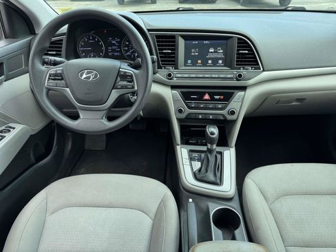 Used 2017 Hyundai Elantra SE FWD image 10