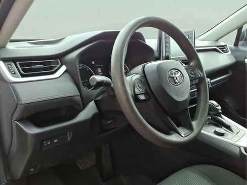 Used 2022 Toyota RAV4 LE image 13