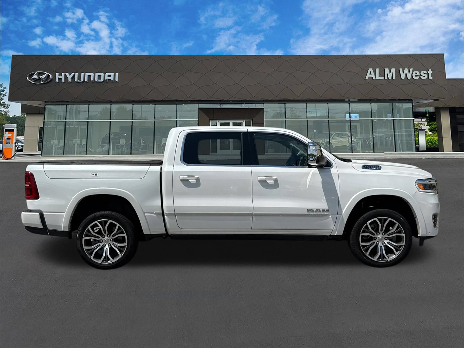 Used 2025 RAM 1500 Tungsten w/ Trailer Tow Group AWD/4WD image 4