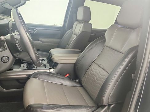 Used 2023 Chevrolet Silverado 1500 ZR2 w/ Technology Package image 15