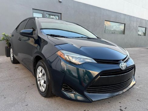 Used 2018 Toyota Corolla XLE image 9