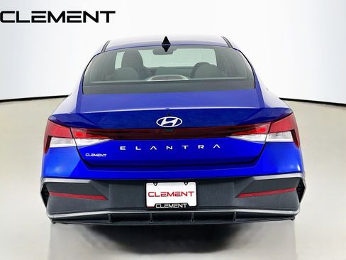 Certified 2024 Hyundai Elantra SEL FWD image 8