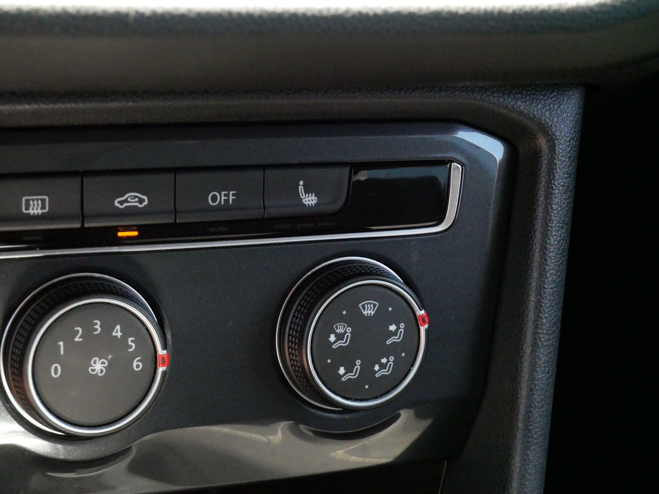 Certified 2022 Volkswagen Tiguan S AWD/4WD image 28