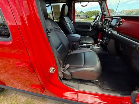 Used 2020 Jeep Gladiator Rubicon AWD/4WD image 11