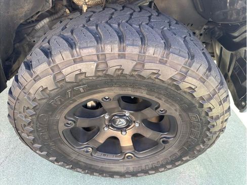 Used 2010 Toyota Tundra w/ TRD Off-Road Package image 10