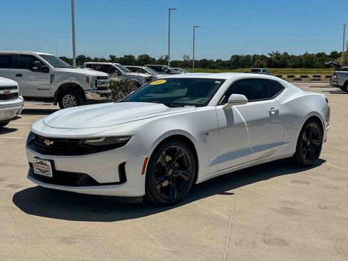 Used 2022 Chevrolet Camaro LT w/ Technology Package RWD image 7