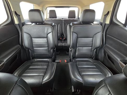 Used 2022 GMC Acadia Denali w/ Denali Technology Package image 26