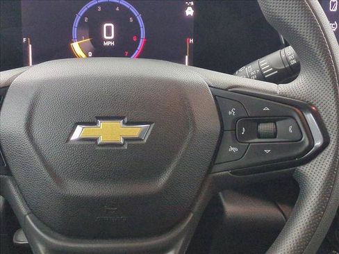 Used 2025 Chevrolet Trax LT FWD image 29