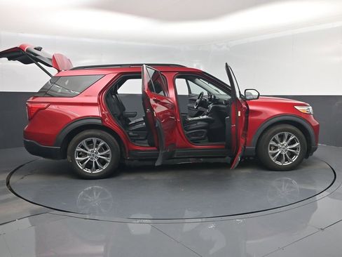 Used 2020 Ford Explorer XLT w/ Equipment Group 202A image 50