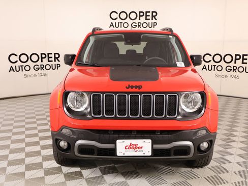 Used 2023 Jeep Renegade Latitude AWD/4WD image 10