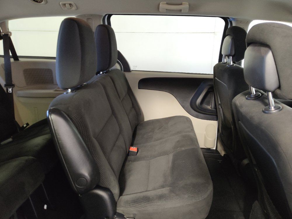Used 2017 Dodge Grand Caravan SE FWD image 19