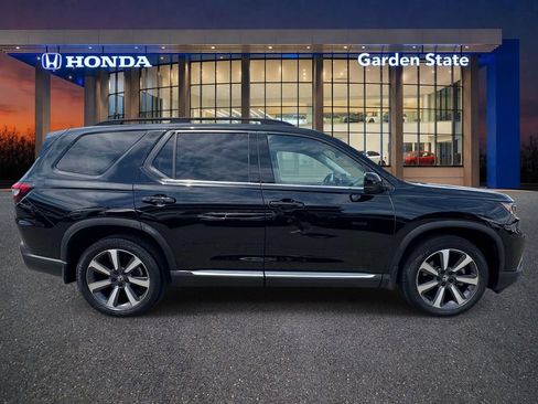 Certified 2023 Honda Pilot Touring image 5