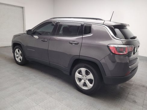 Used 2018 Jeep Compass Latitude w/ Popular Equipment Group FWD image 3
