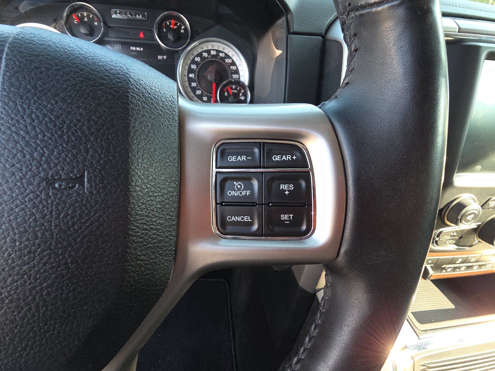 Used 2016 RAM 1500 Laramie w/ Convenience Group AWD/4WD image 20