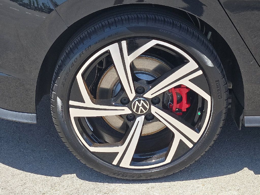 Used 2025 Volkswagen GTI SE FWD image 7