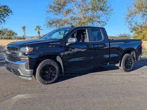 Used 2020 Chevrolet Silverado 1500 LT image 2