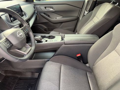 Used 2026 Nissan Rogue SV FWD image 9