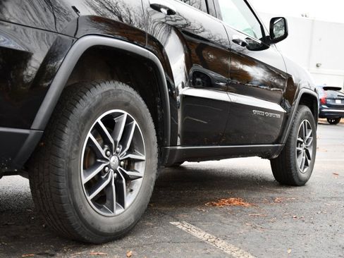 Used 2017 Jeep Grand Cherokee Limited w/ Luxury Group II image 10