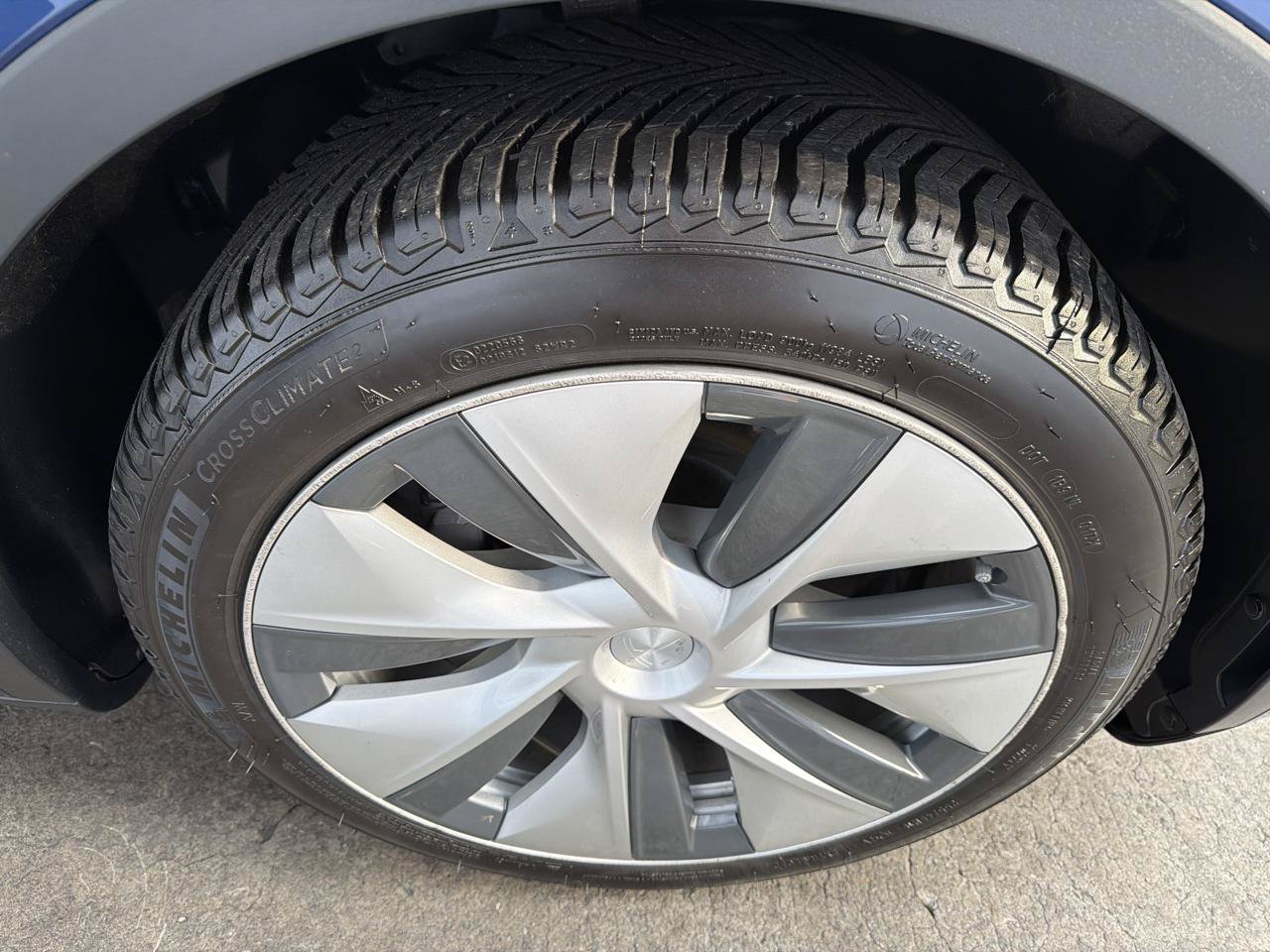 Used 2021 Tesla Model Y Long Range AWD/4WD image 24