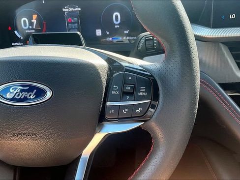 Used 2025 Ford Explorer ST-Line w/ ST-Line Street Pack AWD/4WD image 17