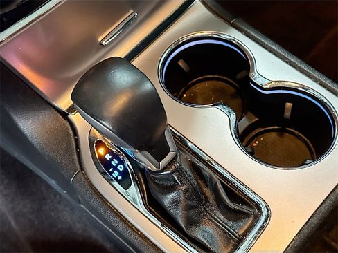 Used 2019 Jeep Grand Cherokee Altitude image 15