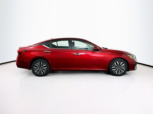 Used 2023 Nissan Altima 2.5 SV w/ SV Premium Package FWD image 10